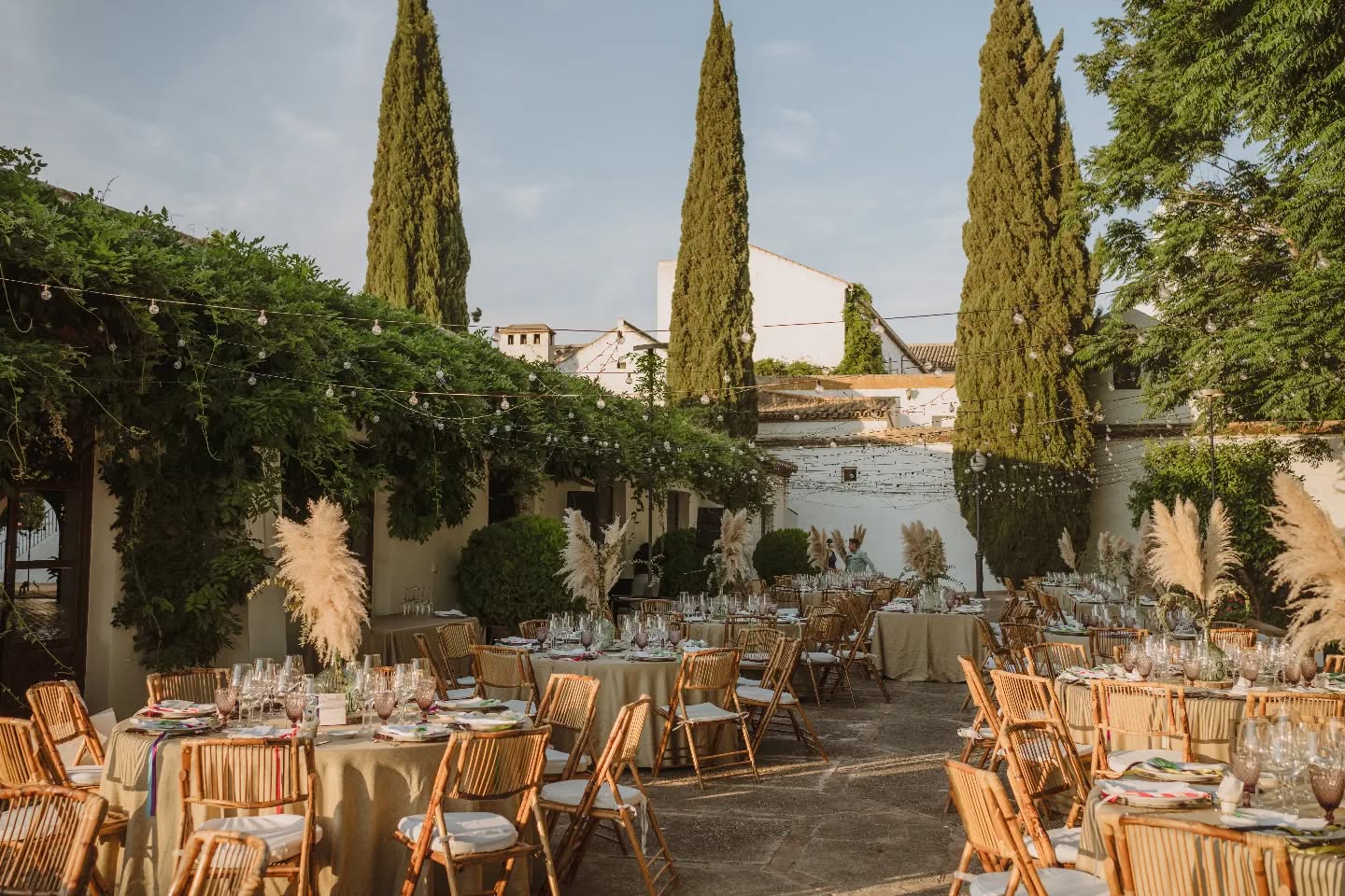 Zona de sillones verdes
