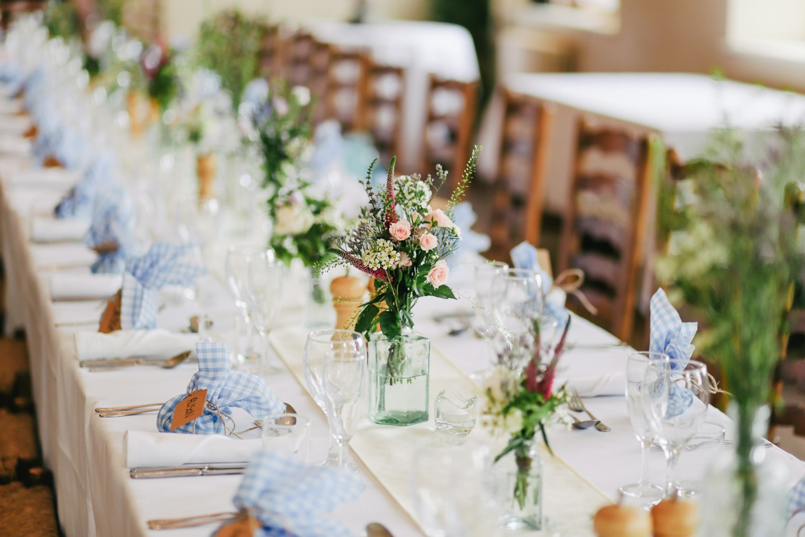 Mesa de banquete para un aniversario de boda en Sevilla